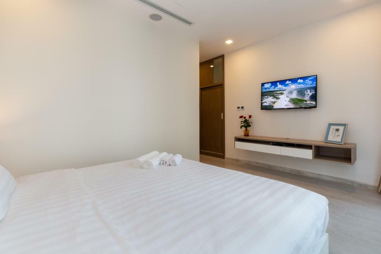 D-Home -5Star-3Bedrooms-Airport Pick-Up,Balcony180,D1, Hcmc Khách sạn hẻo lánh TP. Hồ Chí Minh